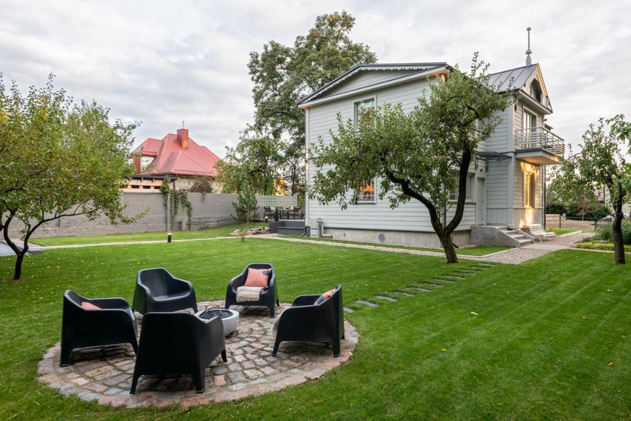 Suite With Private Bathroom At Three Bedroom Interwar Villa Grabyte With Daily Spaces To Share By Pine Forest On The Bank Of The River- 8Min By Car From Old Town Kaunas Exterior foto