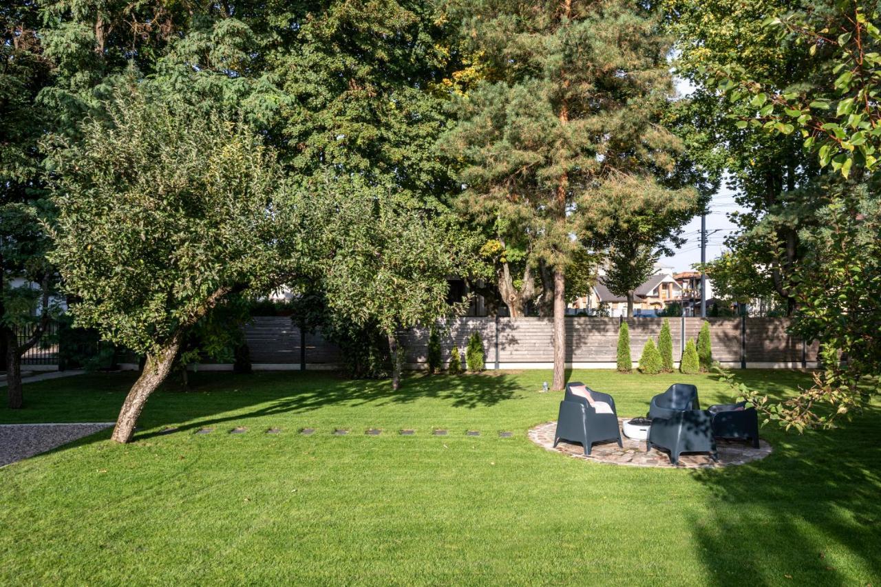 Suite With Private Bathroom At Three Bedroom Interwar Villa Grabyte With Daily Spaces To Share By Pine Forest On The Bank Of The River- 8Min By Car From Old Town Kaunas Exterior foto